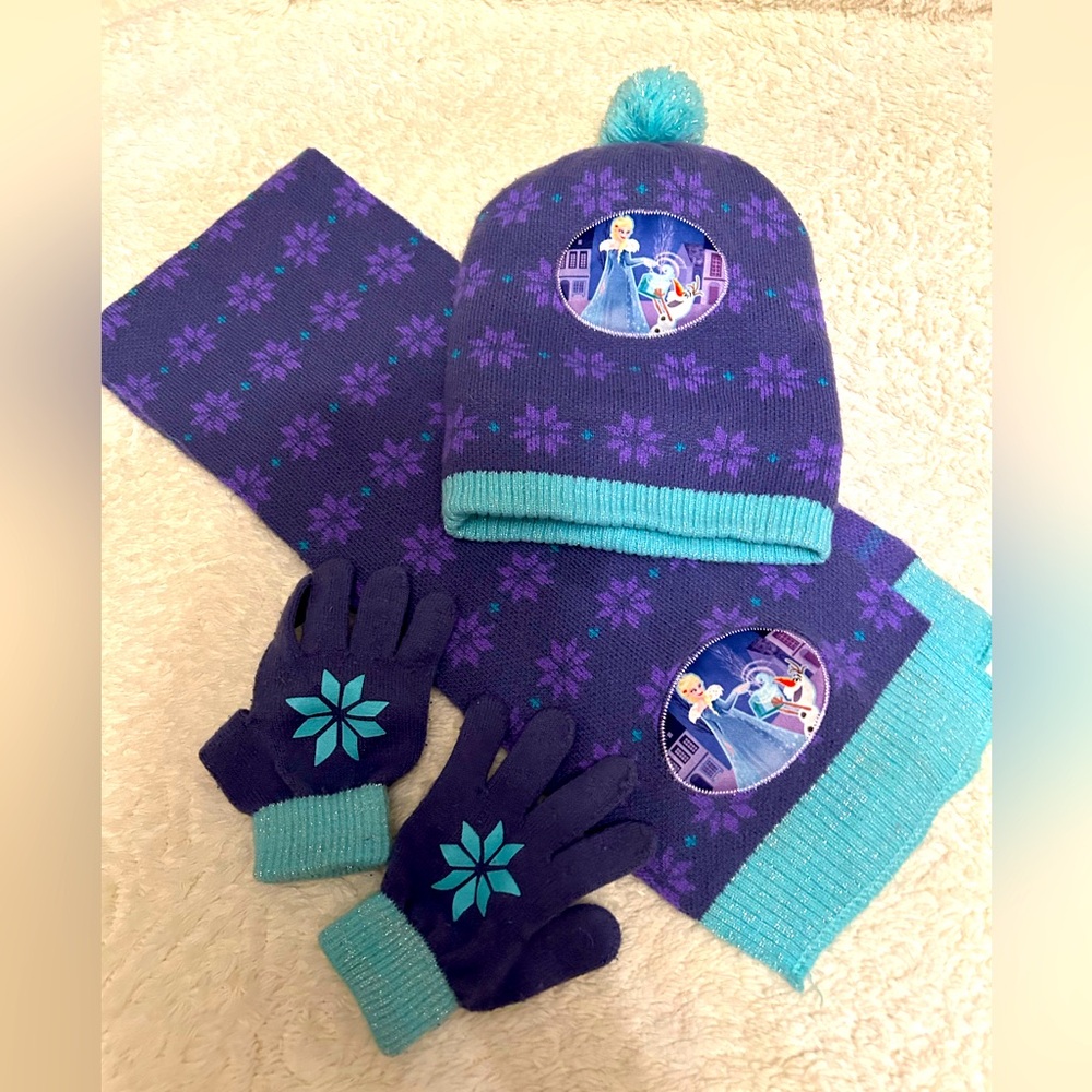 Disney licensed Frozen gloves, hat and scarf set Size 3-5